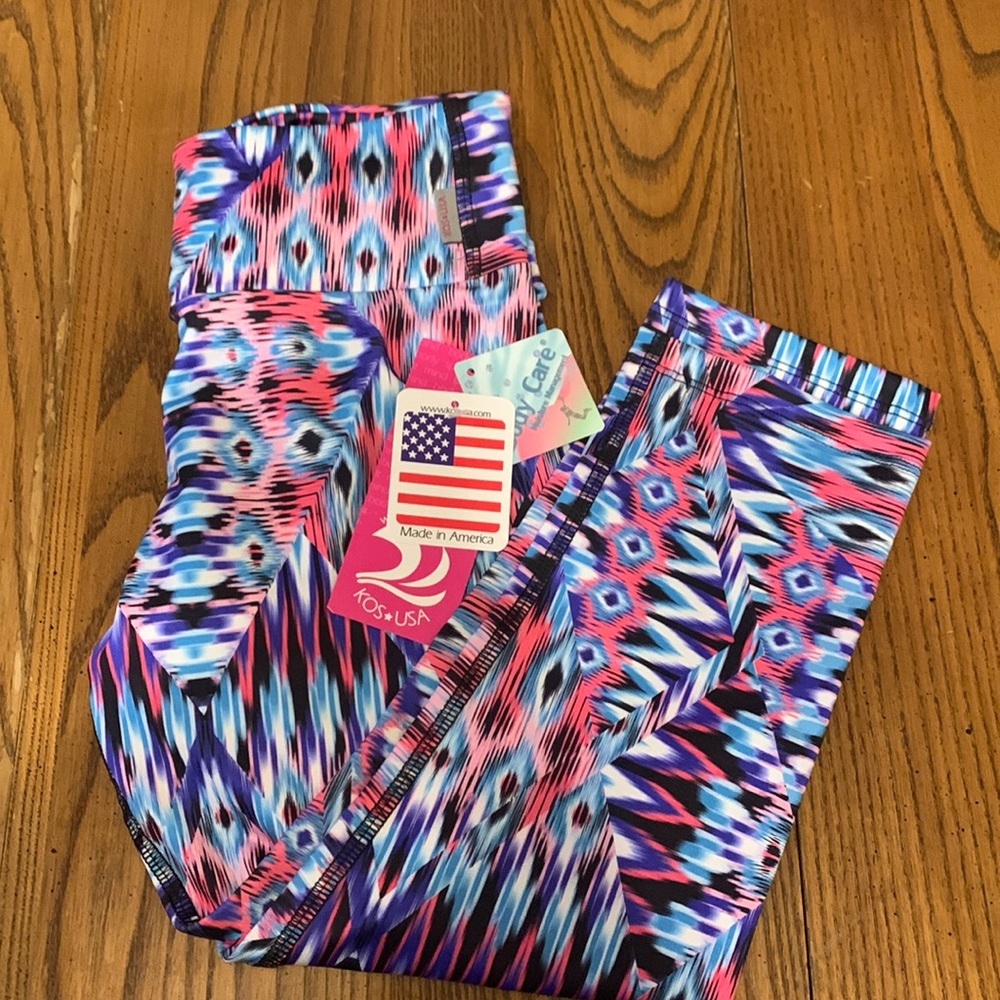 NWT KOS USA Colorful Cropped Style Leggings Size Small‎